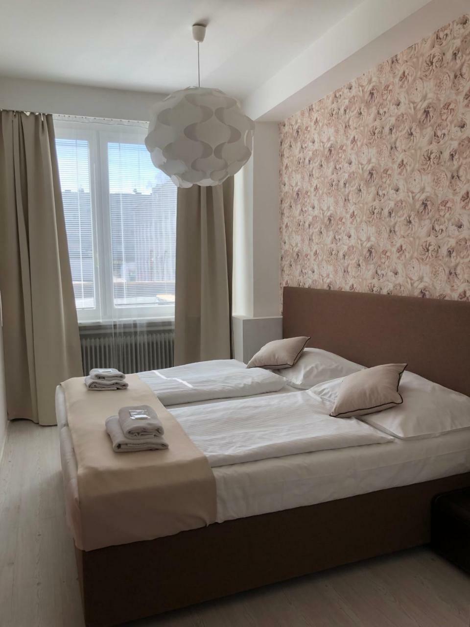 Hotel Ondras Zlín エクステリア 写真