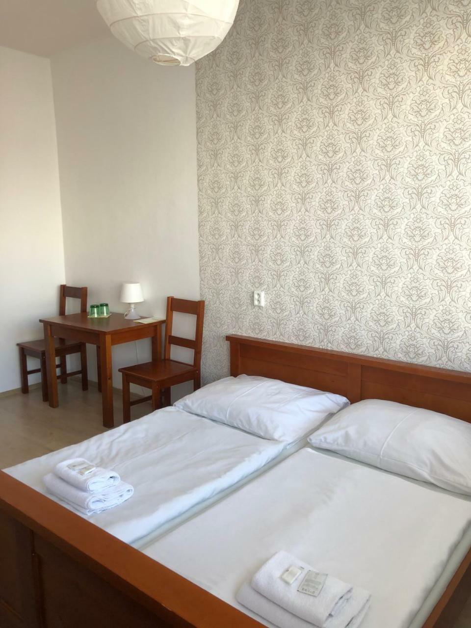 Hotel Ondras Zlín エクステリア 写真